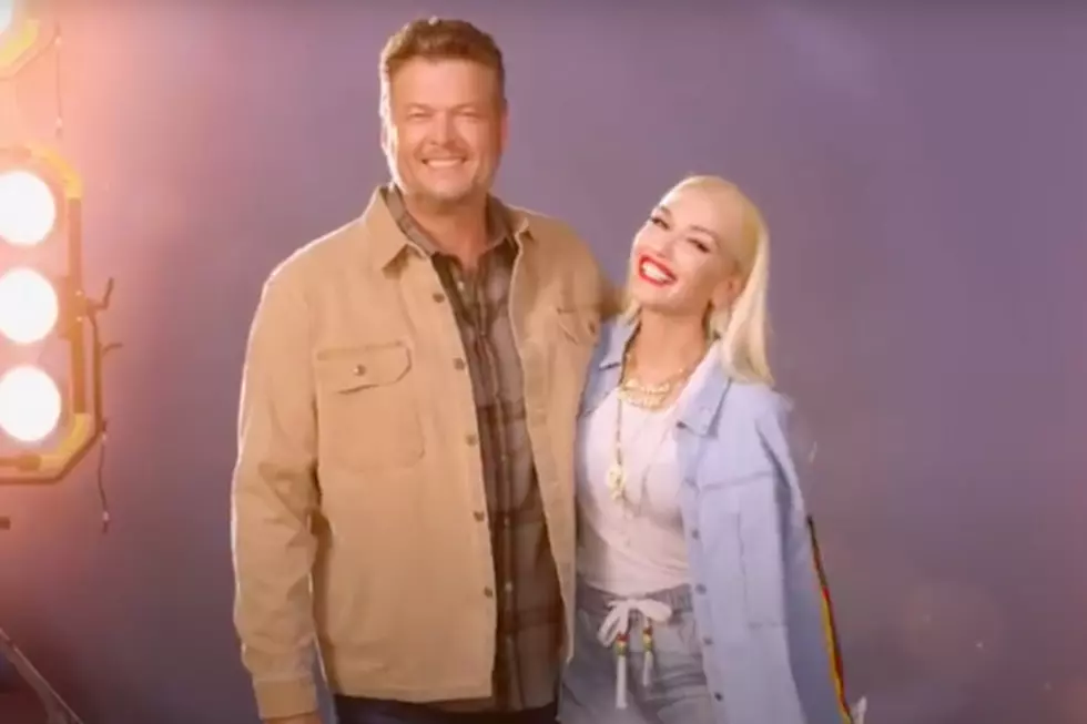 Blake Shelton Wins at 2020 People’s Choice Awards, Calls Out ‘My New Fiancee’ Gwen Stefani