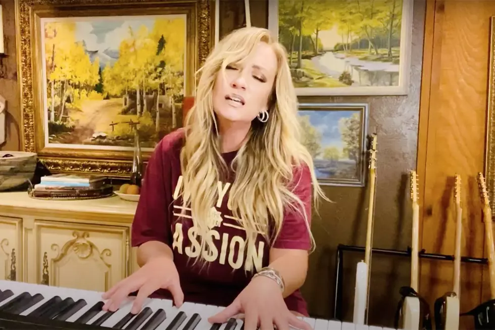 Clare Dunn Strips Down ‘El Paso’ for Vulnerable Piano Recording [LISTEN]