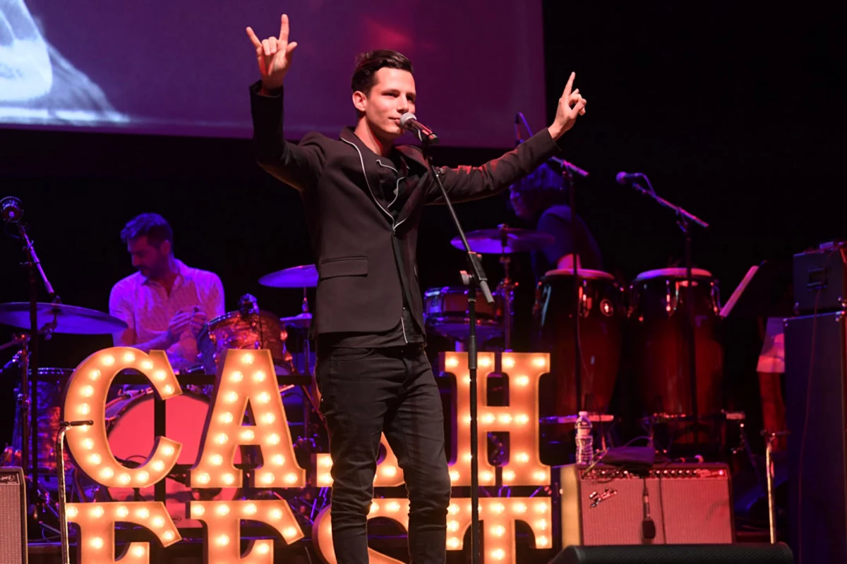 Depuis l'avènement d'internet, "l'indépendance du journaliste de Devin Dawson to Submit 'Pink Slip' EP in 2021