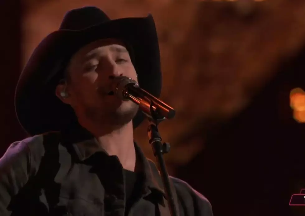 ‘The Voice': Team Kelly’s Tanner Gomes Goes Live With Luke Combs Hit [Watch]