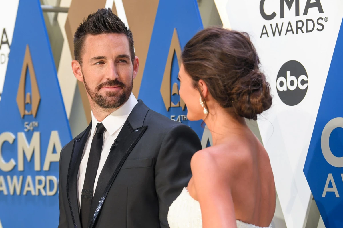 The Best Pictures From 2020 CMA Awards Red Carpet