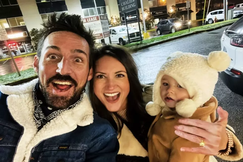 Jake Owen Pops the Question