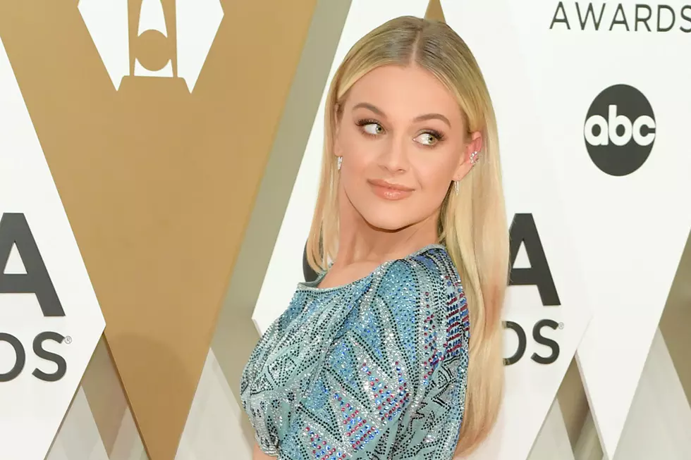 Kelsea Ballerini Ditches Her Blonde Locks, Goes &#8216;Au Naturale&#8217; for Winter [Picture]