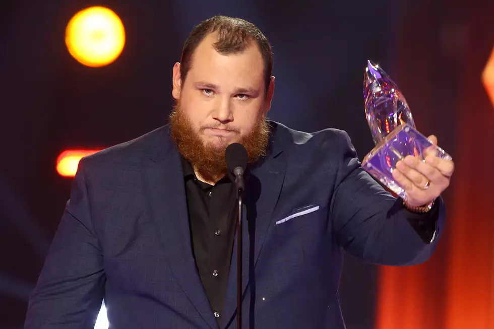 Luke Combs Crowned Male Vocalist of the Year at the 2020 CMAs