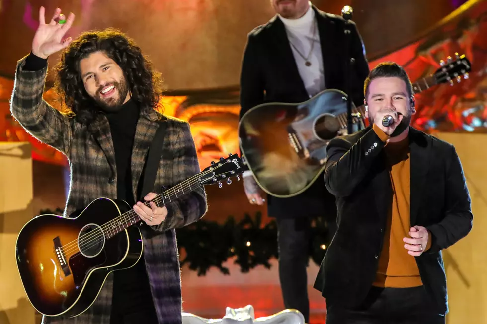 Dan & Shay Help the Homeless