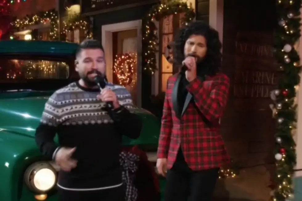 Dan + Shay Bring &#8216;Take Me Home for Christmas&#8217; to the &#8216;The Voice&#8217; Finale [WATCH]