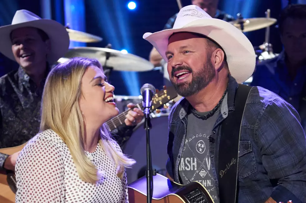 Watch Garth Brooks and Kelly Clarkson Team Up for ‘Shallow’ Duet
