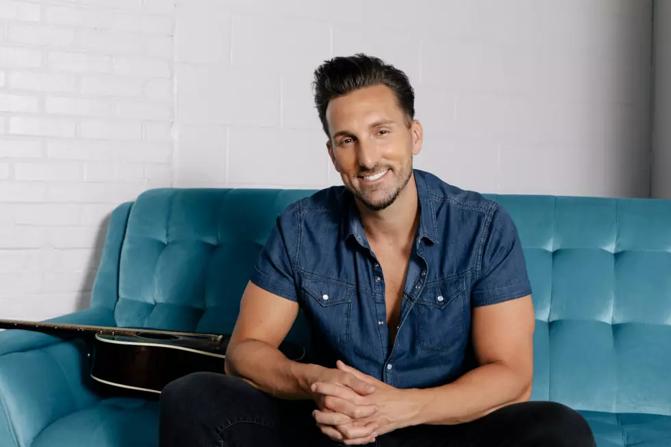 J.D. Shelburne Lets Out His Inner Elvis on Lively ‘Run Run Rudolph’ Cover [Exclusive Premiere]