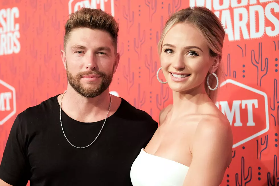 Chris Lane, Lauren Bushnell Share Sweet Babymoon Photos [Pics]