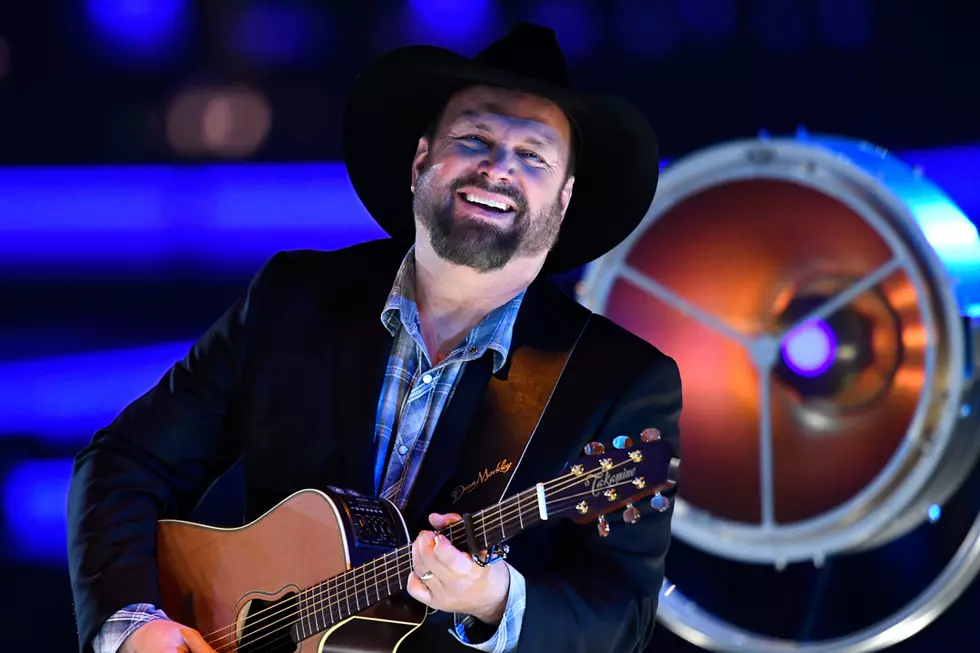 When Garth Brooks Is Touring -He Wants To Meet Frontline Heroes