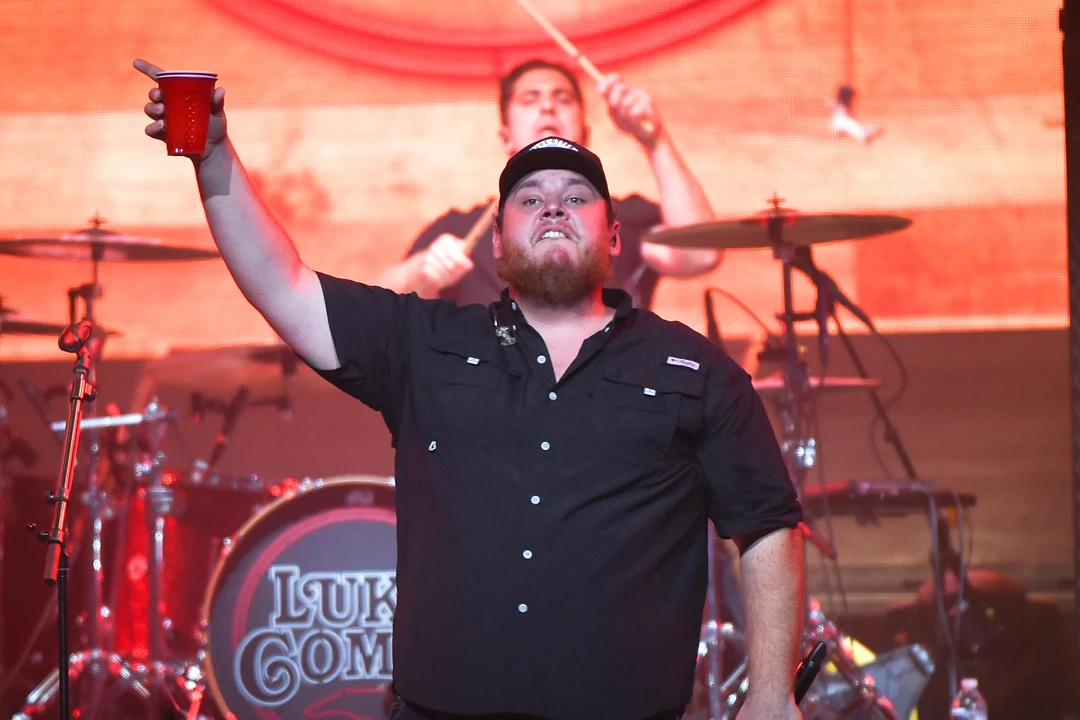 Luke Combs Scores 10th Consecutive No 1 Hit Wkky Country 104 7