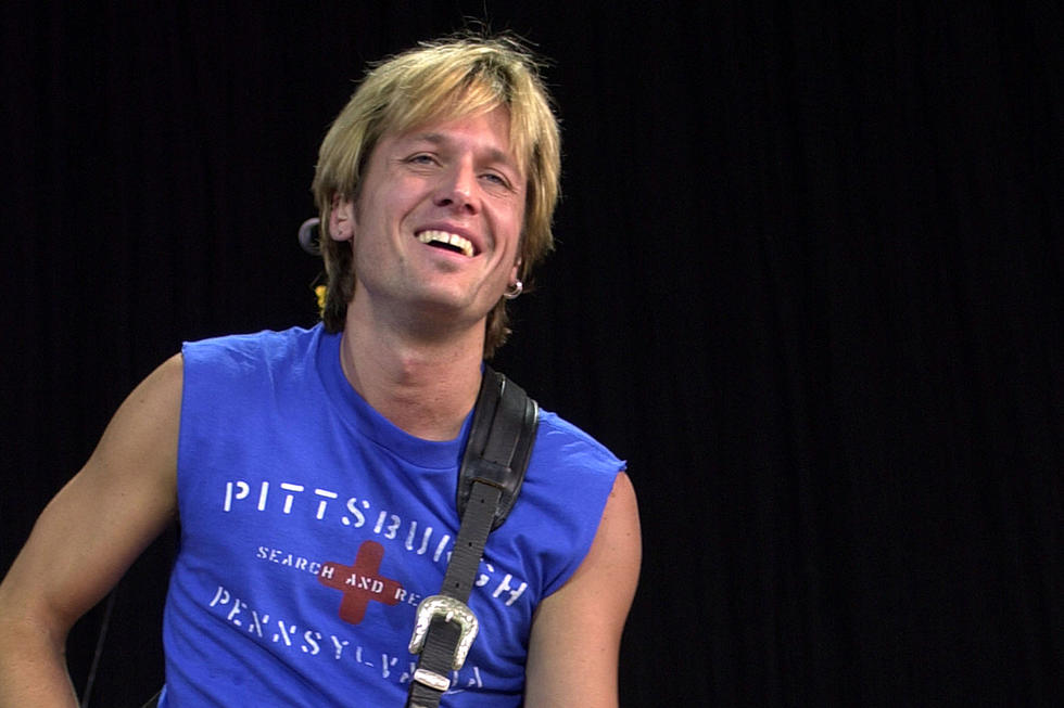 Keith Urban Scores His First No. 1 Hit — Country Music Memories