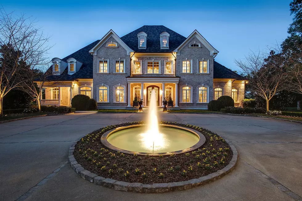 Kelly Clarkson Re-Lists Lavish Nashville Mansion for $6.95 Million — See Inside [Pictures]