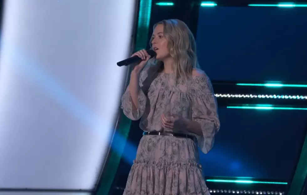 &#8216;The Voice': Kelly Clarkson and Blake Shelton Face Off for &#8216;Roll Tide Girl&#8217; Emma Caroline [WATCH]