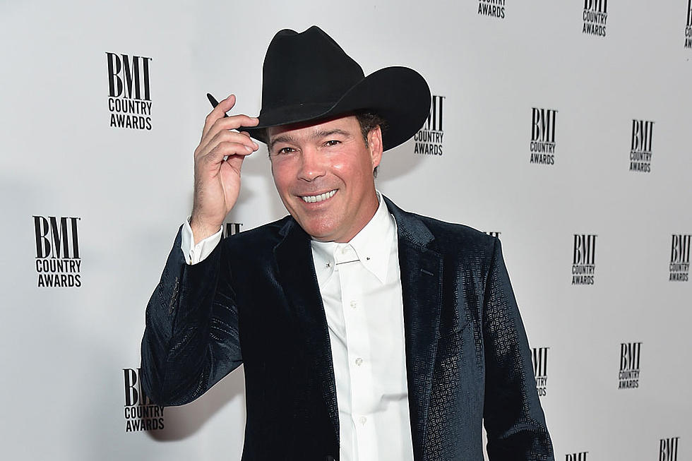 Country Music Memories: Clay Walker Drops a Future No. 1 Single