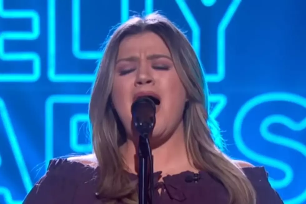 Kelly Clarkson Stuns With Patsy Cline's 'She's Got You' [WATCH]