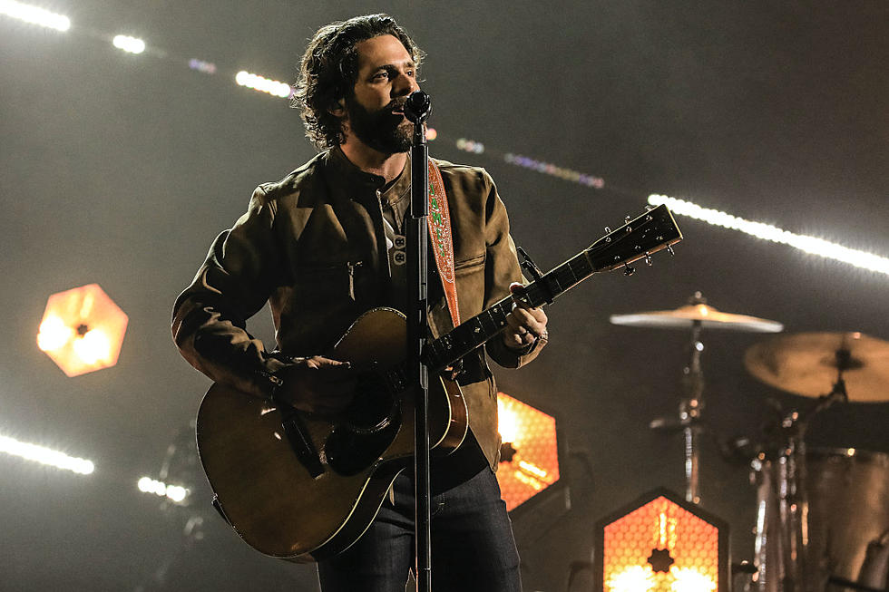Thomas Rhett Is &#8216;Country Again,&#8217; Also Sings &#8216;What&#8217;s Your Country Song&#8217; at the ACM Awards