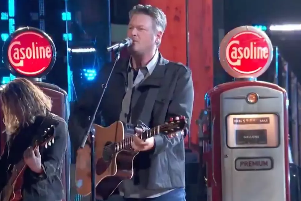 Blake Shelton Rocks ‘The Voice’ Finale With a Performance of ‘Minimum Wage’ [Watch]