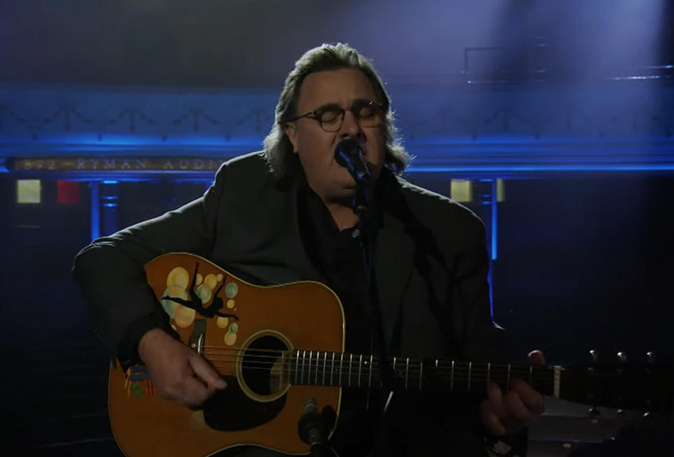 Vince Gill Sings &#8216;Go Rest High on That Mountain&#8217; in Honor of Fallen Soldiers on &#8216;National Memorial Day Concert&#8217; [Watch]