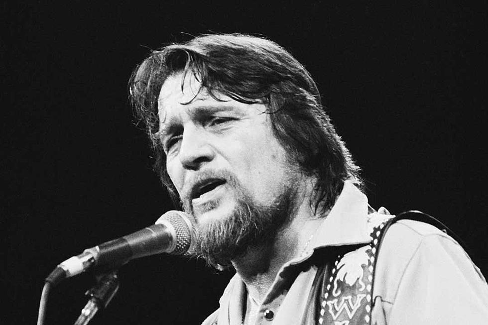 Country Music Memories: Waylon Jennings Earns First No. 1 Song