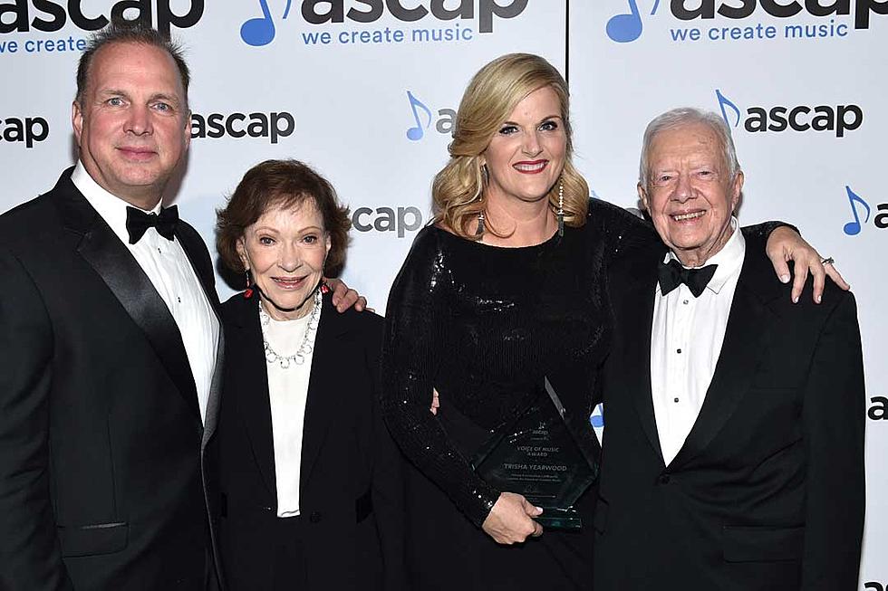 Garth + Trisha Give Jimmy + Rosalynn Carter a Special Gift