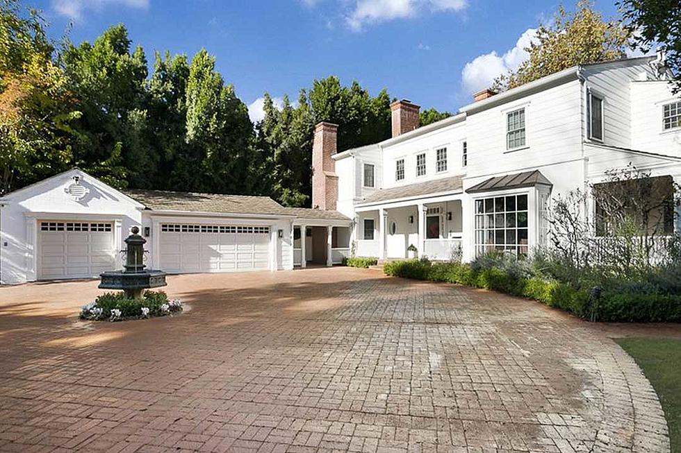 Kelly Clarkson Buys Spectacular New Mansion in Los Angeles — See Inside [Pictures]