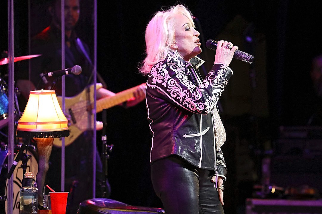 Tanya Tucker Cancels Six More Shows as She Recovers From Surgery