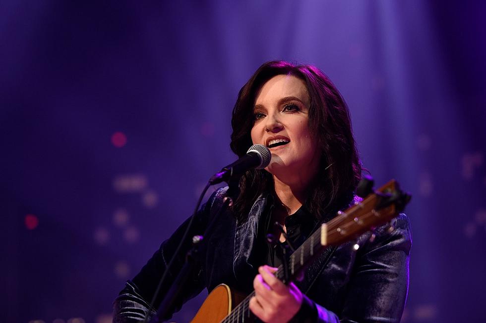 Watch Brandy Clark&#8217;s Set-Closing &#8216;Hold My Hand&#8217; on &#8216;Austin City Limits&#8217; [Exclusive Video]