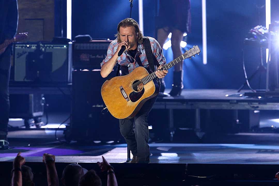 Dierks Bentley Extends Beers on Me Tour Into 2022 With New Dates