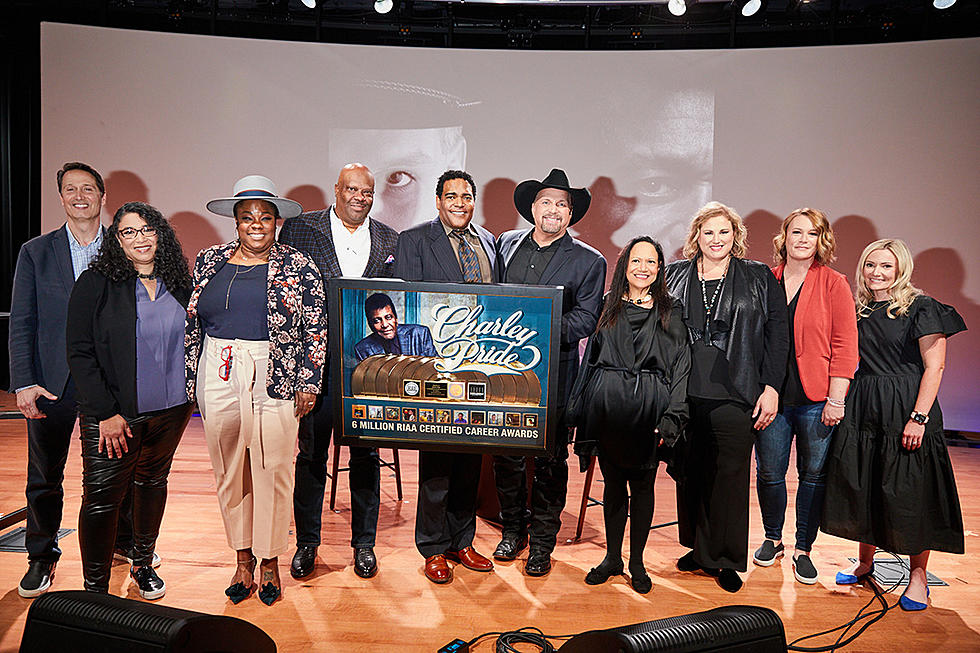 Garth Brooks Honors Charley Pride With RIAA Lifetime Achievement Award: &#8216;Charley Pride Was Love&#8217;