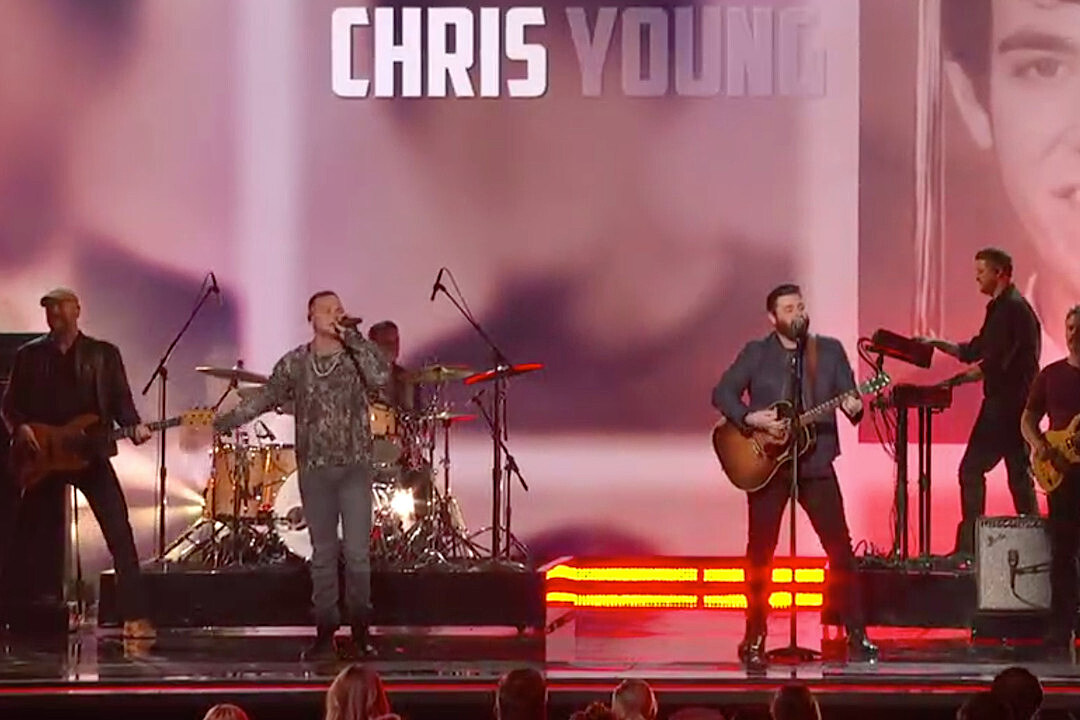 Chris Young + Kane Brown Celebrate ‘Famous Friends’ at 2021 CMAs