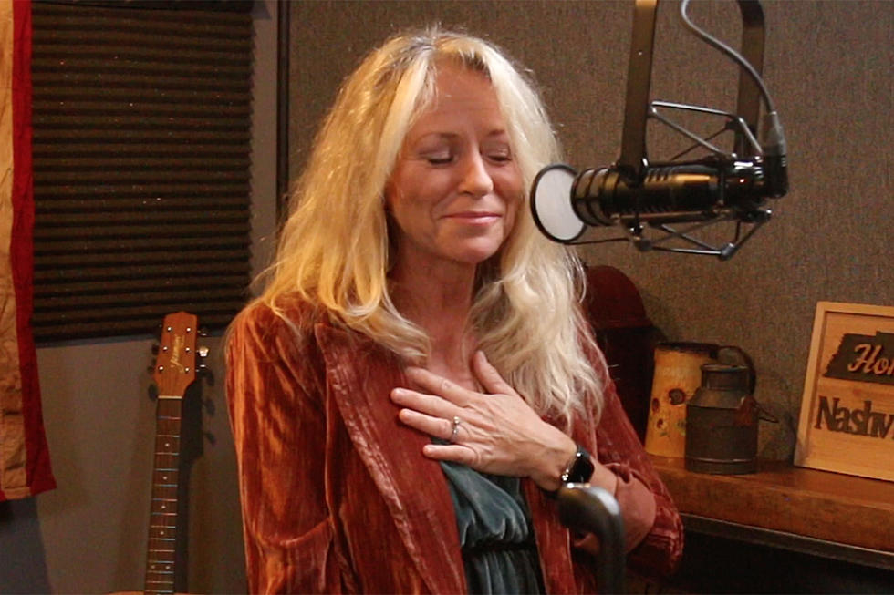 Deana Carter Is Brought to Tears Watching ‘Strawberry Wine’ Tribute Videos [Watch]