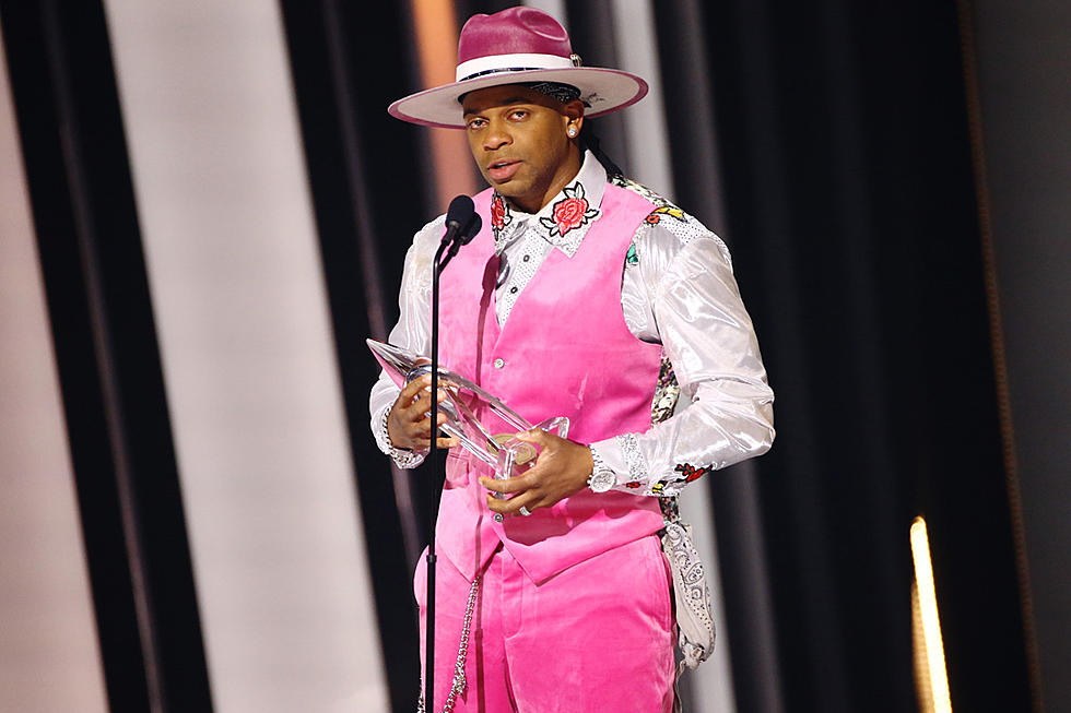 Jimmie Allen Wins New Artist of the Year at 2021 CMA Awards