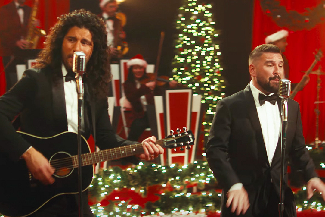 Dan + Shay’s ‘Officially Christmas’ Video Kicks Off the Season