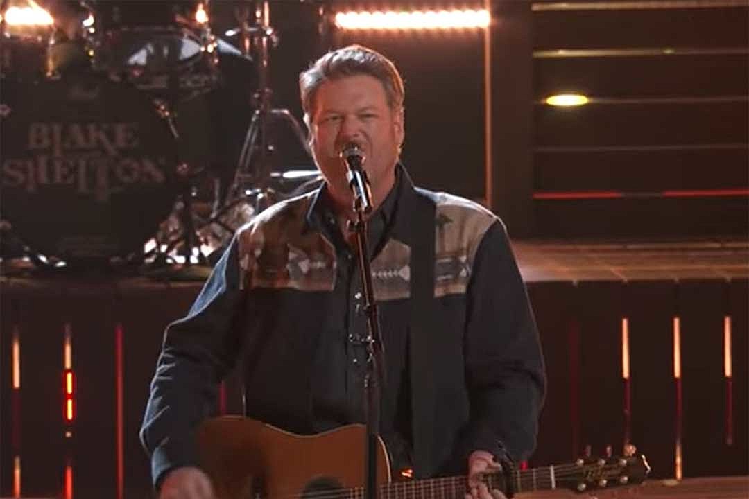 Blake Shelton Brings Fiery Performance to ‘The Voice’