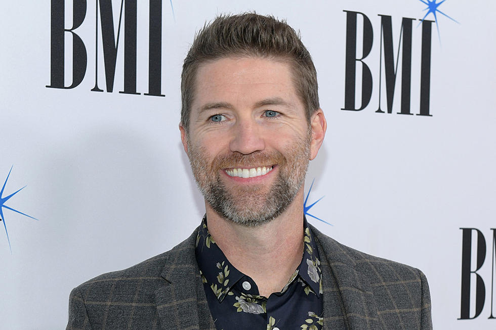 How Josh Turner&#8217;s Wife Inspired His Most Original Christmas Song — Taste of Country Nights, On Demand [Listen]