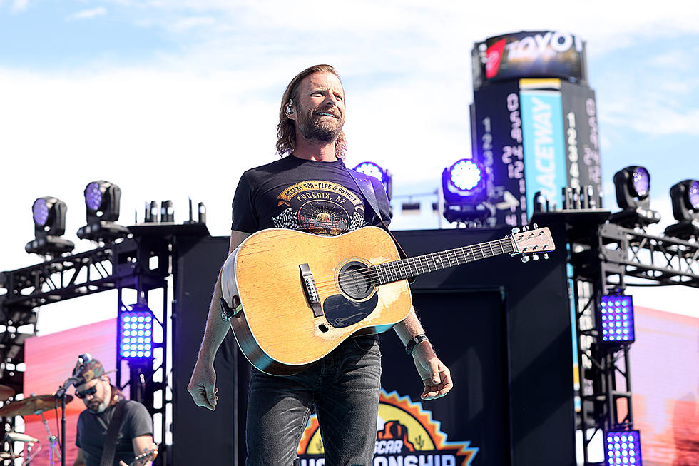 What to Expect From Dierks Bentley's CBS New Year's Performance