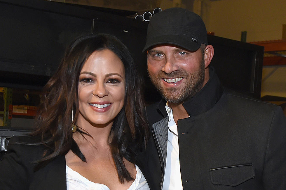 Sara Evans&#8217; Husband Jay Barker Arrested After Reportedly Trying to Hit Her With His Vehicle