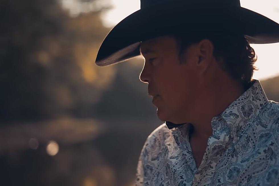 Clay Walker Longs for Lost Love in Catching Up With an Ol' Memory