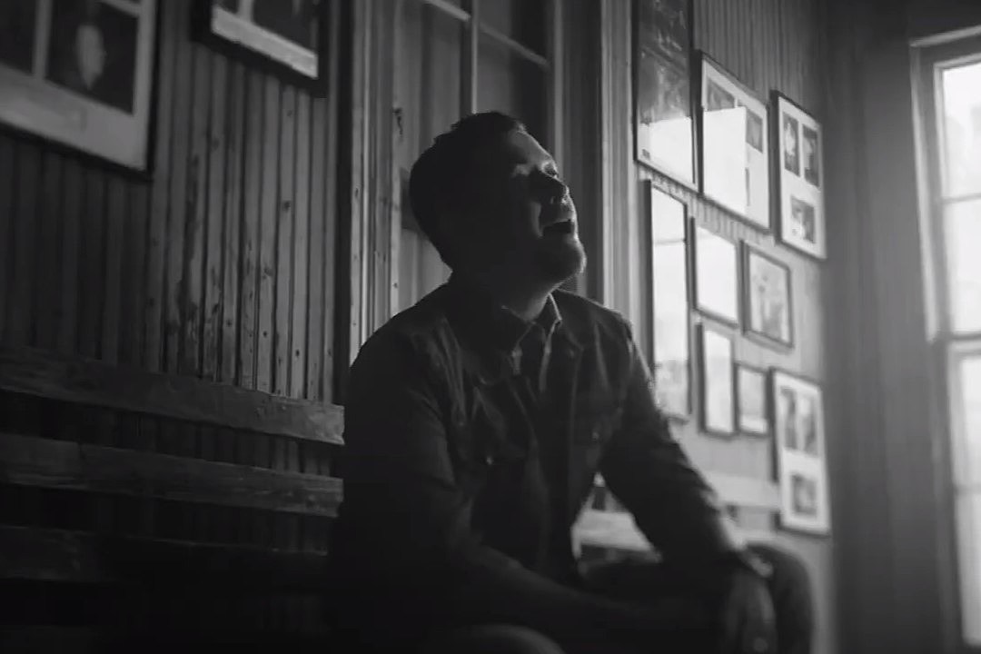 Scotty McCreery’s ‘Damn Strait’ Video Is an Homage to George