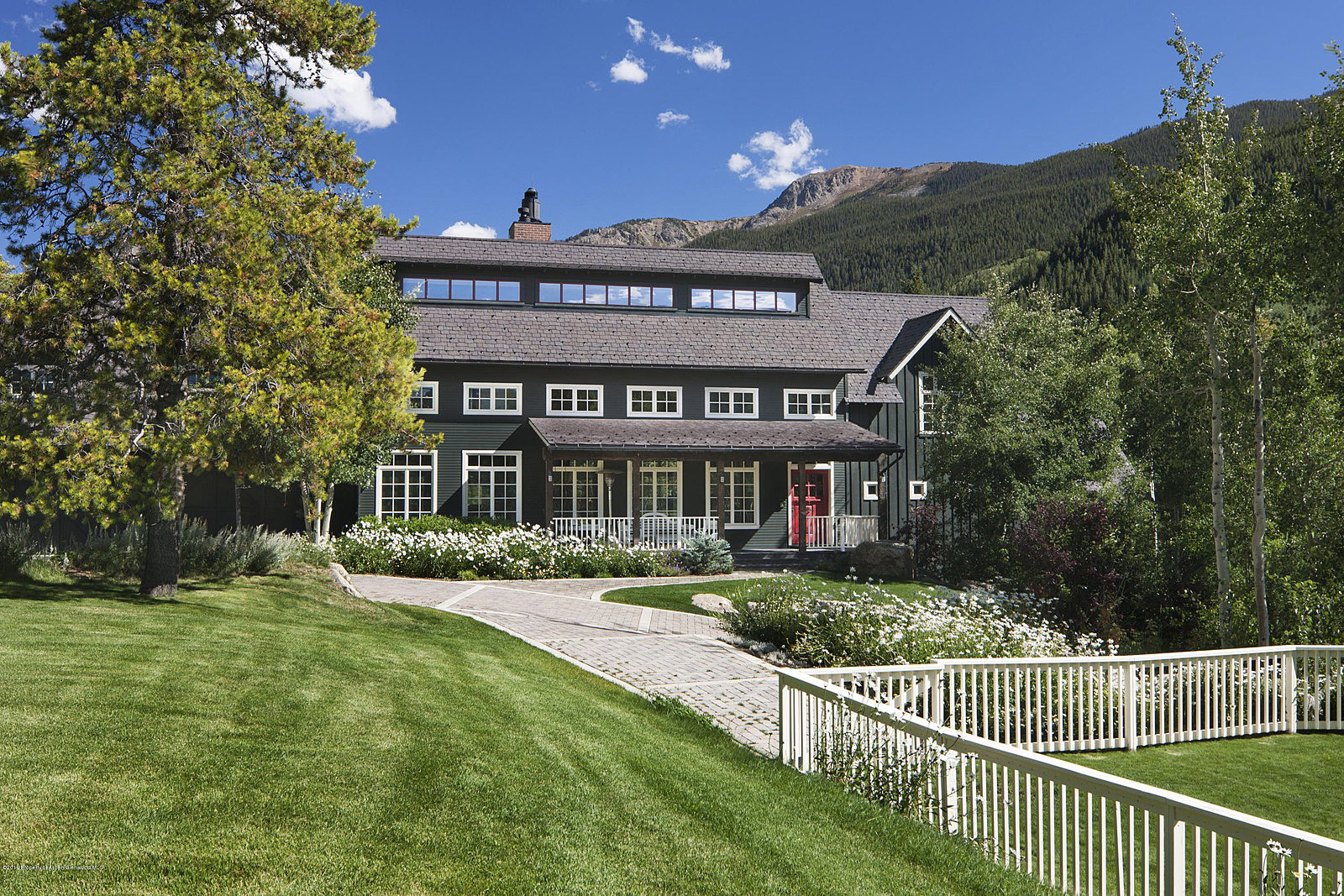 See Inside Kevin Costner Spectacular Colorado Ranch 9966