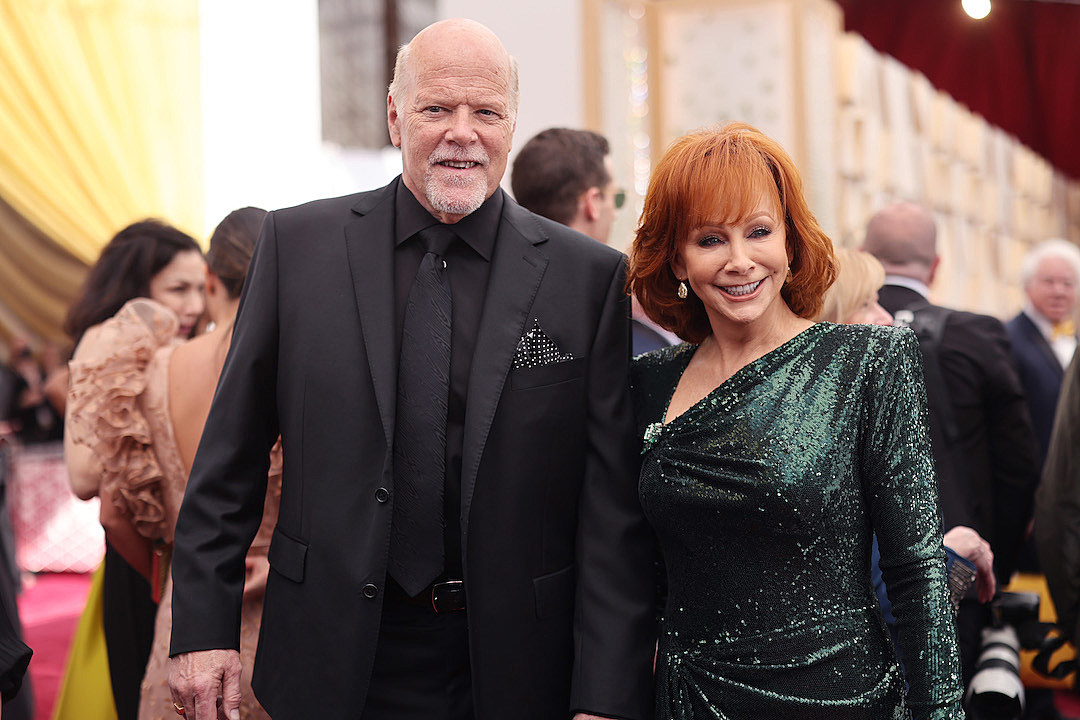 Reba McEntire + Rex Linn Rocked Date Night Looks at the Oscars