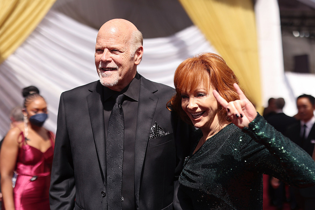 What's Keeping Reba McEntire + Rex Linn From Getting Married