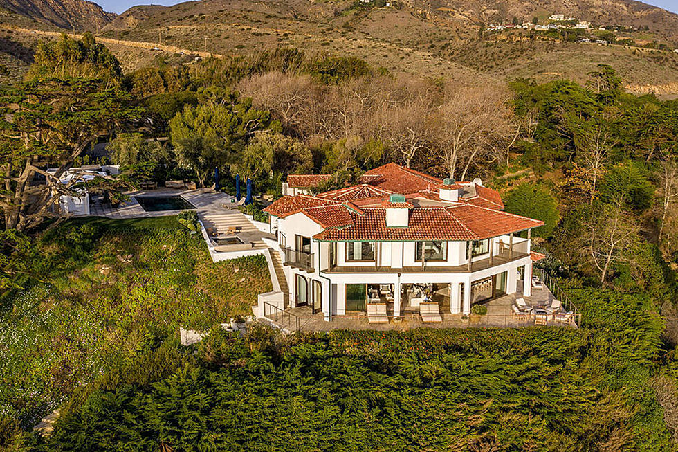 &#8216;Yellowstone&#8217; Actor Barret Swatek Sells Staggering Malibu Beach Estate for $70 Million — See Inside! [Pictures]