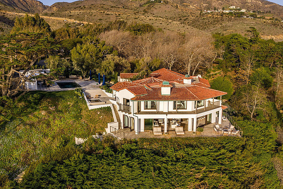 &#8216;Yellowstone&#8217; Actor Barret Swatek Selling Spectacular $100 Million Beachside Malibu Estate — See Inside! [Pictures]