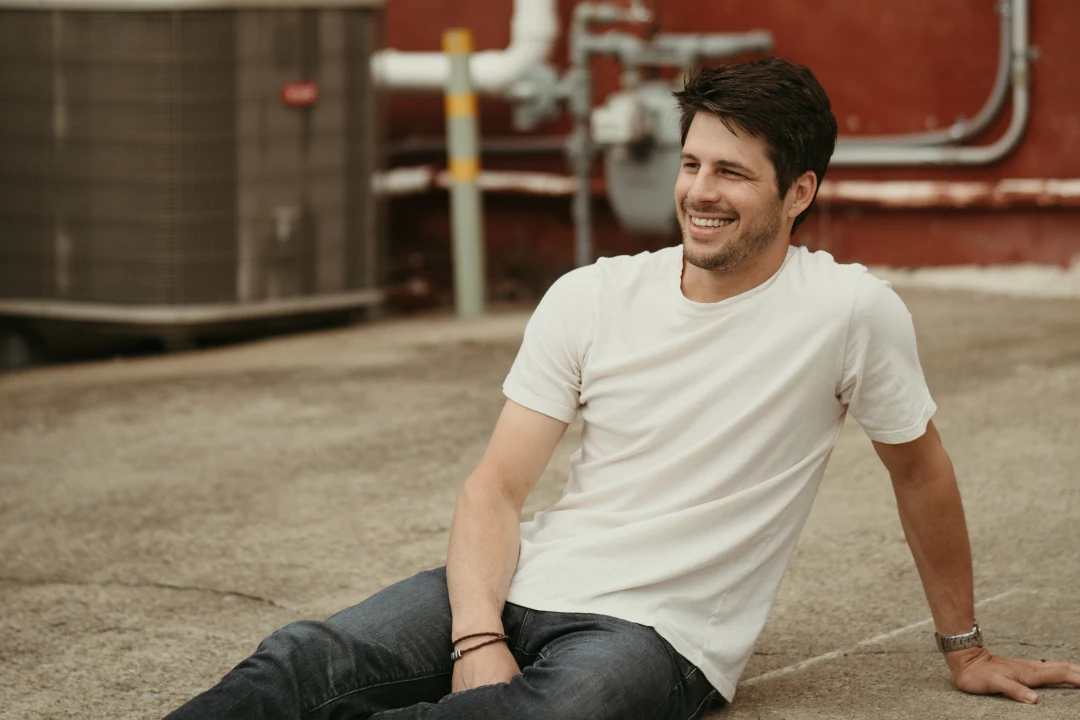 Johnny Dailey Provides the Feel-Good We Need on 'Beers in It'