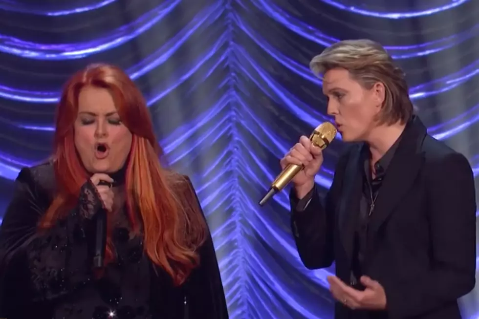 Wynonna Judd + Brandi Carlile Come Together for &#8216;The Rose&#8217; in Tribute to Naomi Judd [Watch]