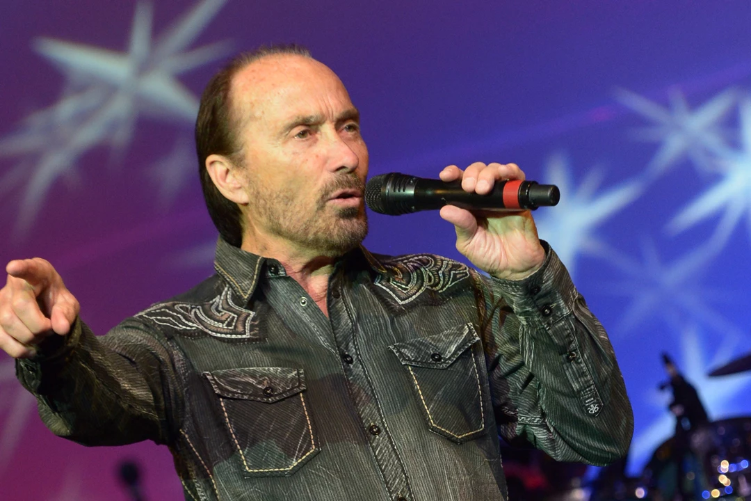 Report: NRA Concert to Cancel After Lee Greenwood + More Opt Out