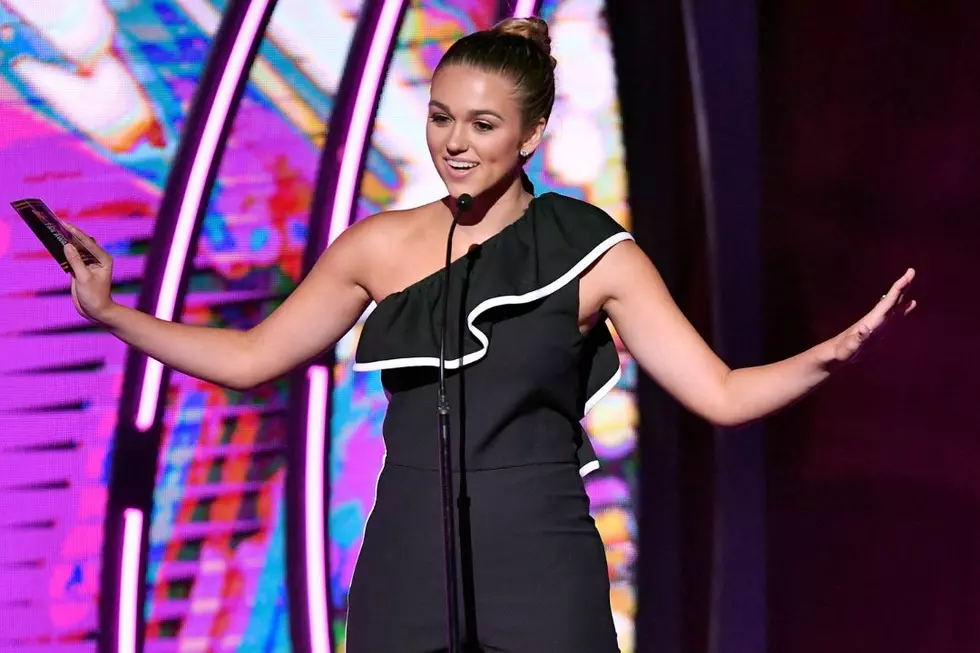 Sadie Robertson&#8217;s Podcast Earns Her a K-Love Fan Award: &#8216;God Is Kind to Include Us&#8217;