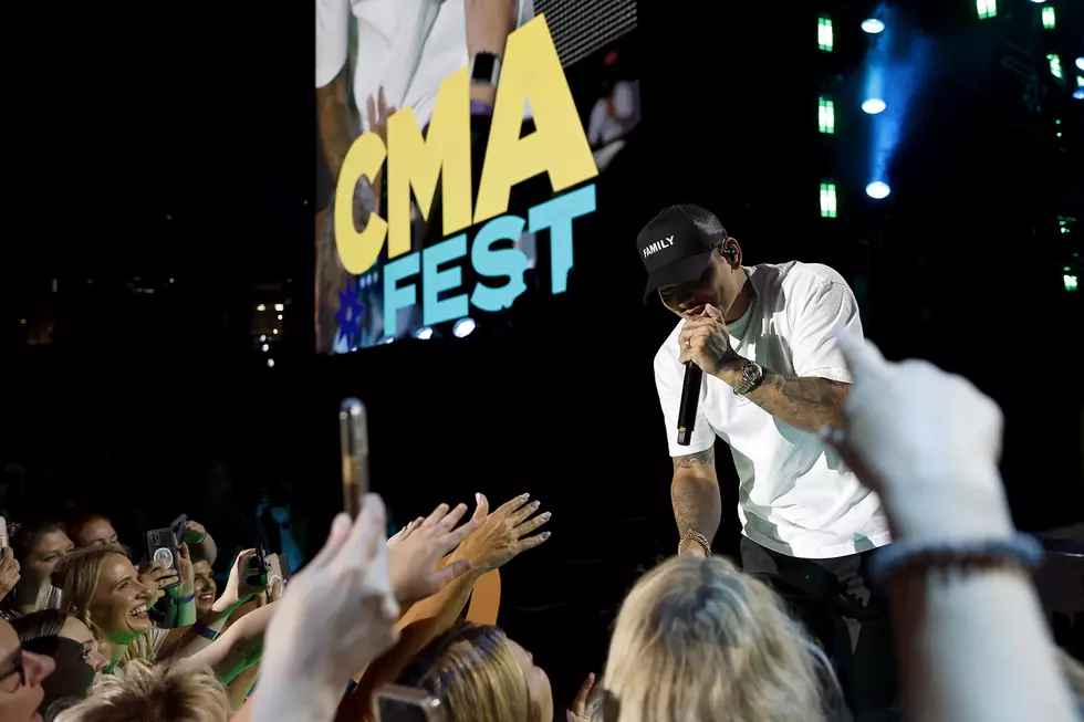WATCH: Carrie Underwood Brings 'Ghost Story' to 'CMA Fest